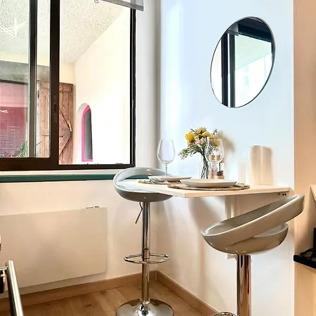 Le Cocon De La Chaine Des Puys & Spa Terrasse *