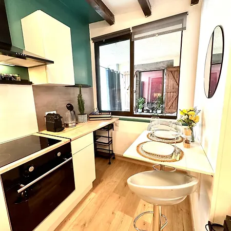 Le Cocon De La Chaine Des Puys & Spa Terrasse