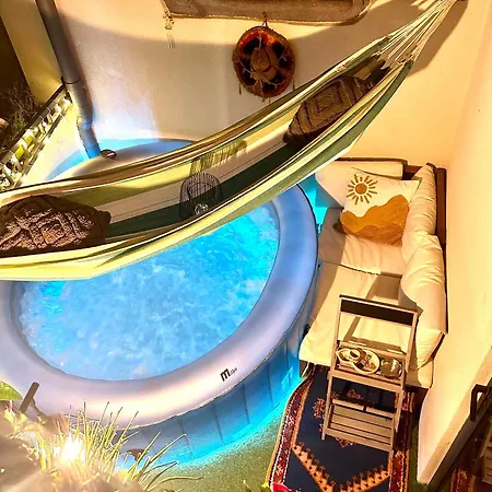 Le Cocon De La Chaine Des Puys & Spa Terrasse